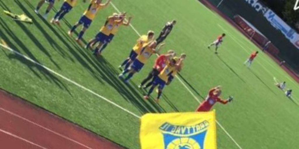 150 Brattvågsupportarar såg Brattvåg vinne 2-0 i Gjøvik